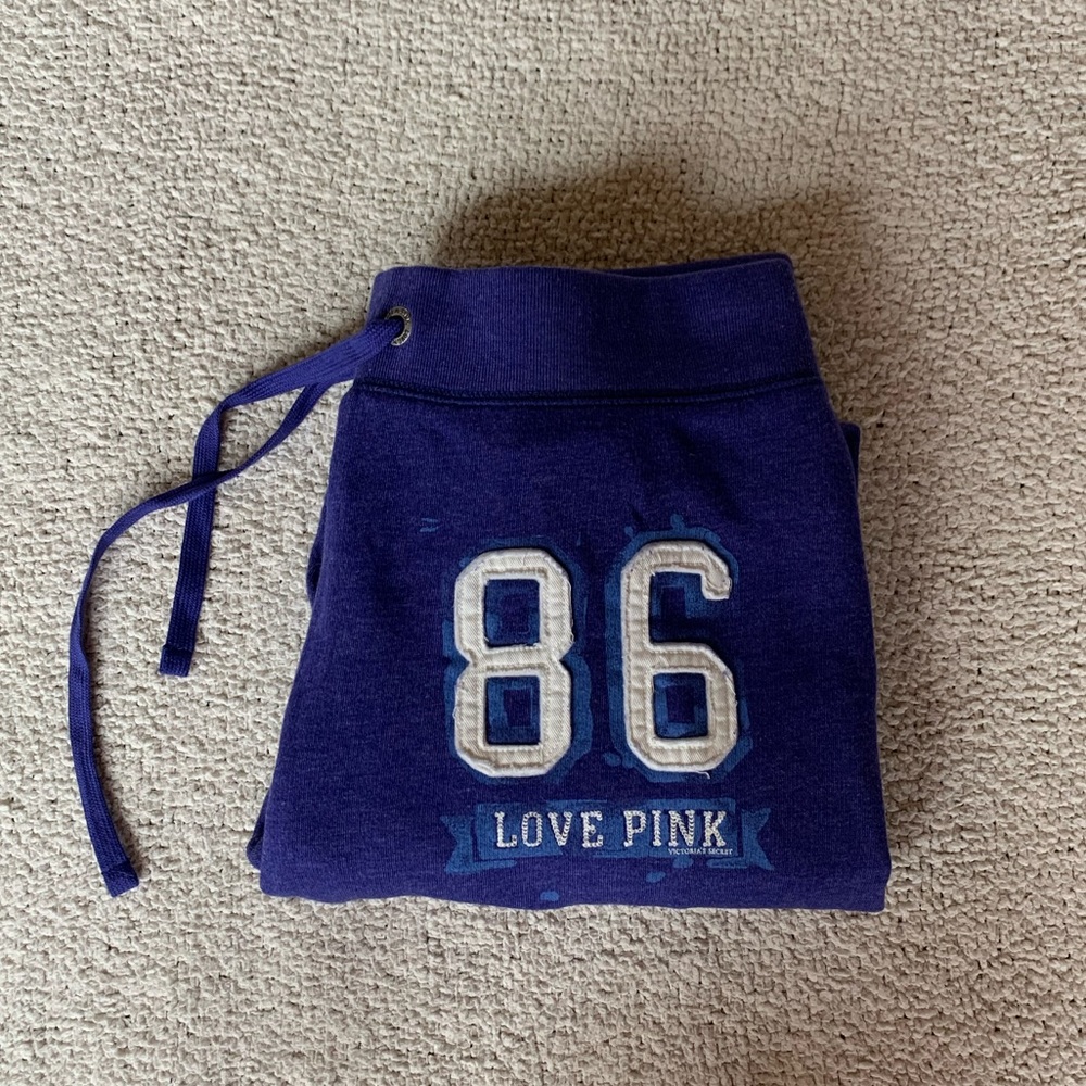 *SOLD* NWOT VS Love PINK "86" Crop Joggers
